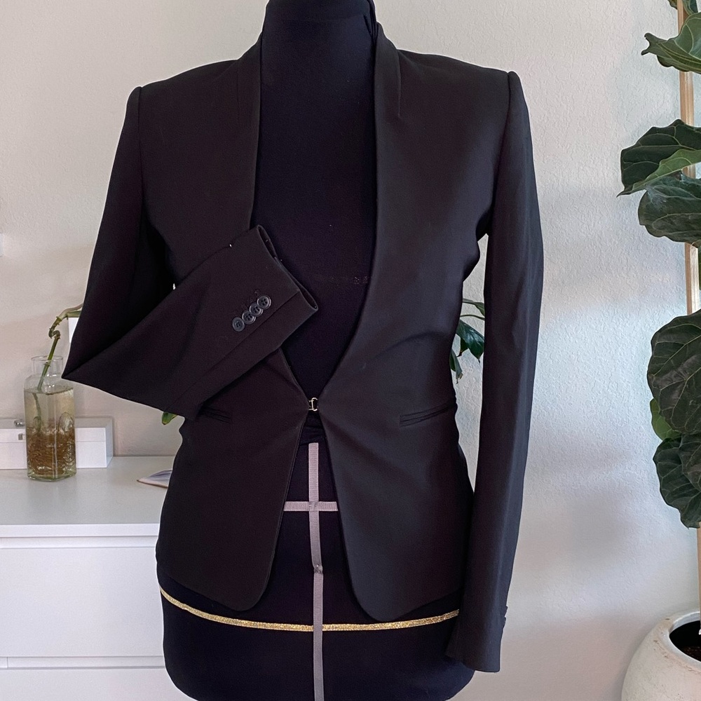 H&M Sleek Fitted Blazer Sz, US 6